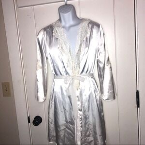 Oscar de la Renta Pink label White Robe w/Tie Medium‎ Luxury Satiny